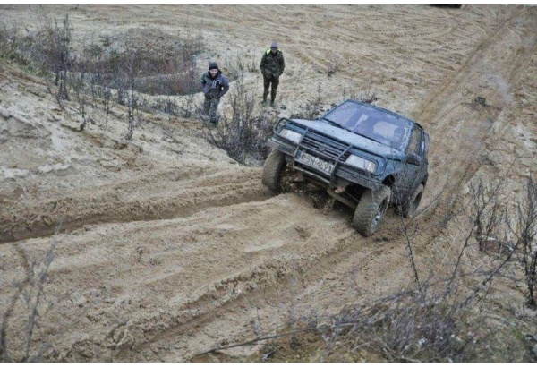 Dwudniowa wyprawa terenowa 4x4 off-road za kierownicą, nocleg i SPA