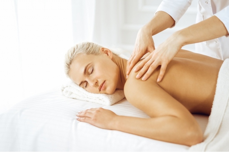 Terapeutyczno odprężający masaż pleców we Wrocławiu