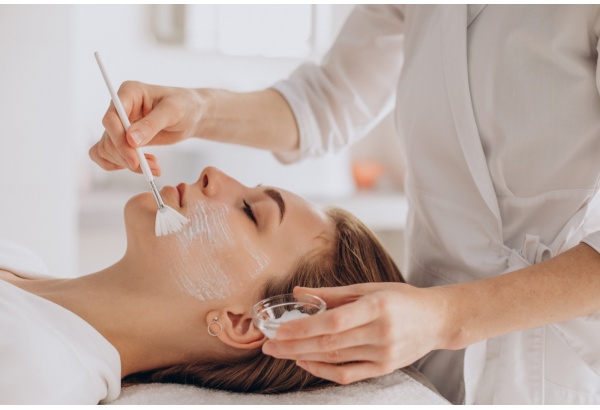 Masaż relaksujący twarzy z maseczką w Noelle SPA & Beauty