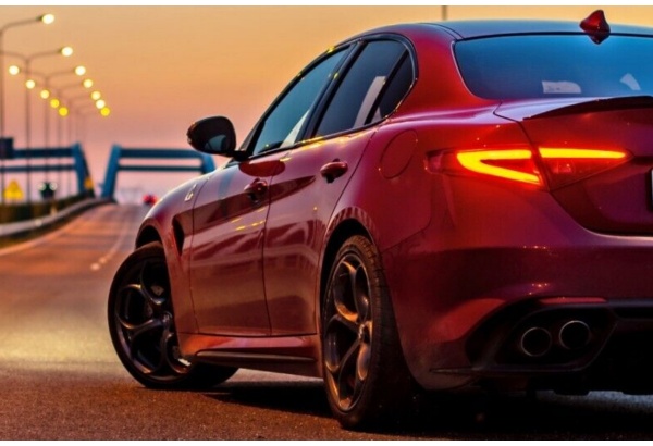 Przejażdżka samochodem Alfa Romeo Giulia Quadrifoglio