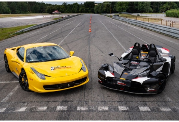 Ferrari vs KTM X-Bow w Kielcach